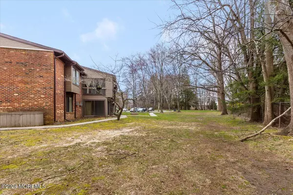 Red Bank, NJ 07701,8 Rutland Court