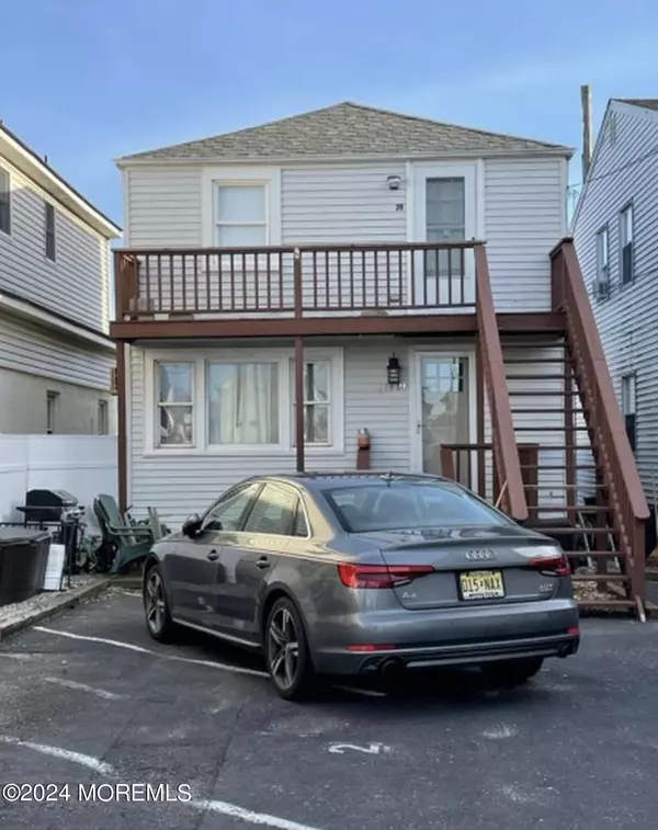 Seaside Heights, NJ 08751,219 Hamilton Avenue #2B