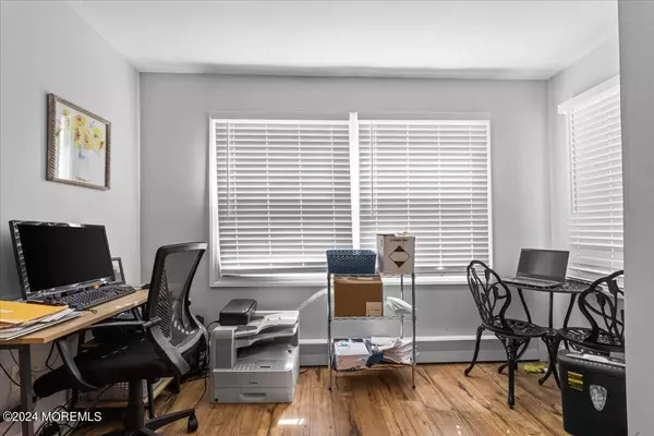 Atlantic Highlands, NJ 07716,3412 South Avenue