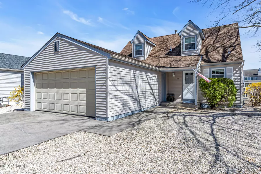 94 Moorage Avenue, Bayville, NJ 08721