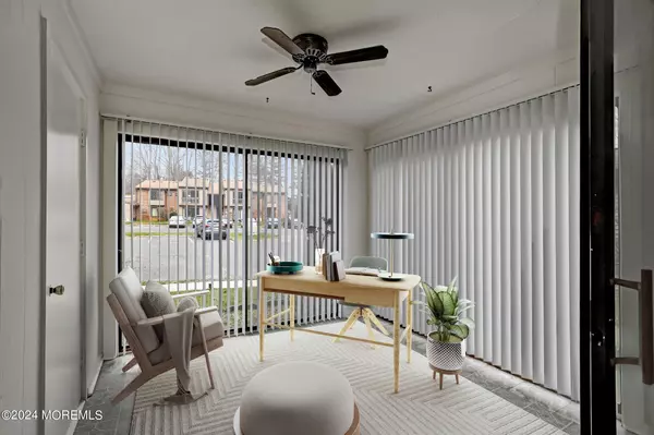 Red Bank, NJ 07701,26 Manchester Court