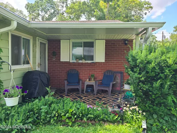 8 Dove, Manchester, NJ 08759