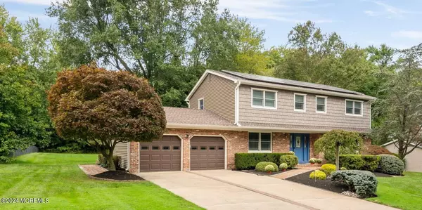 Morganville, NJ 07751,34 Halifax Drive