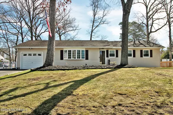 565 Lanlac Drive, Lanoka Harbor, NJ 08734