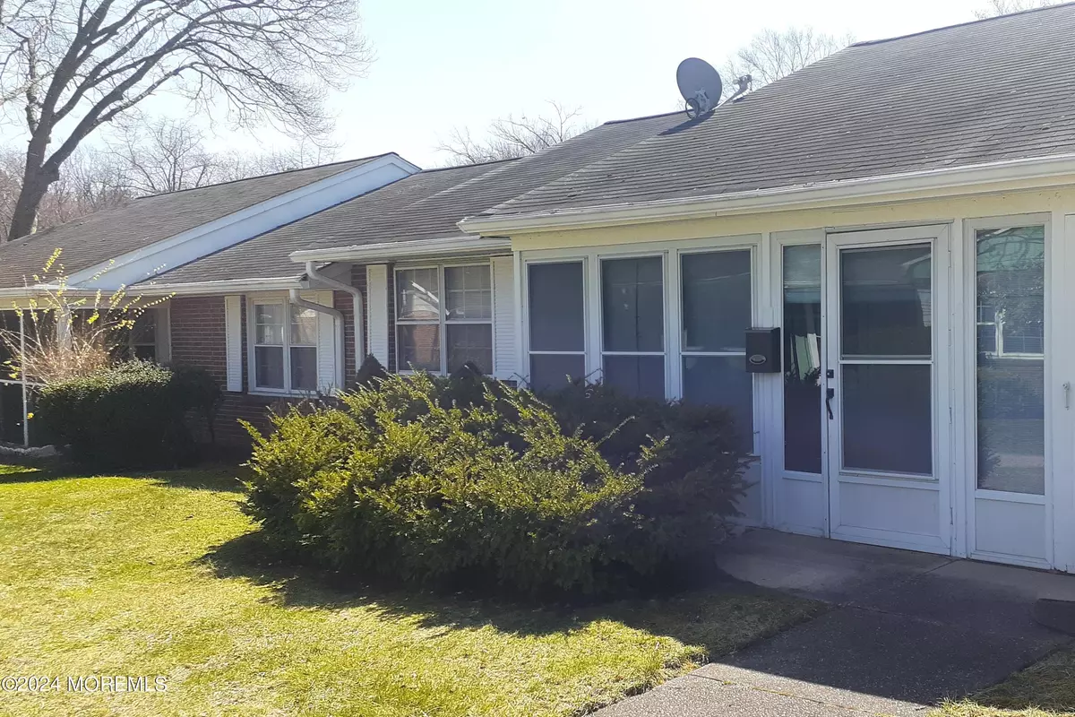 Lakewood, NJ 08701,57 Buckingham Drive #C