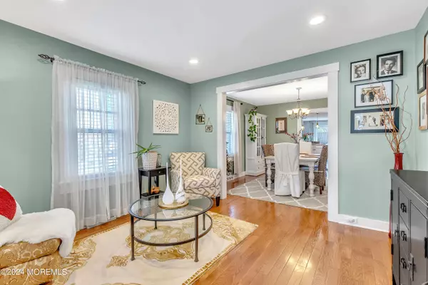 Red Bank, NJ 07701,59 Walnut Avenue