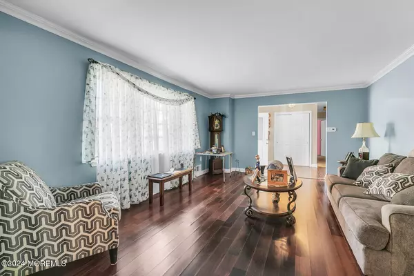 Ewing, NJ 08628,13 Duffield Drive