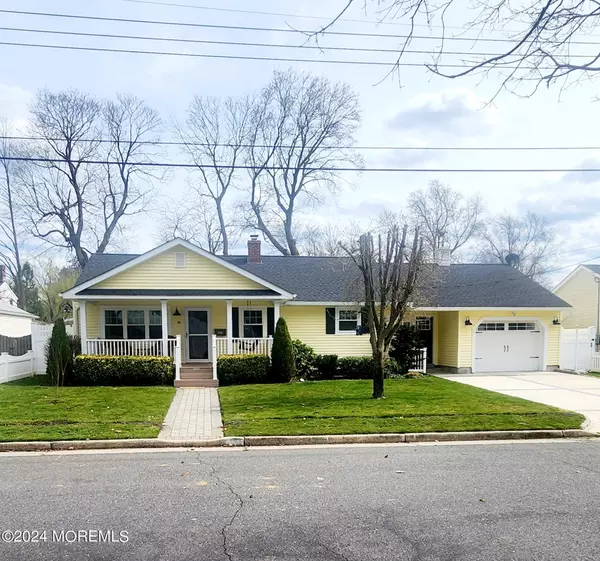 14 Farm Lane, Eatontown, NJ 07724