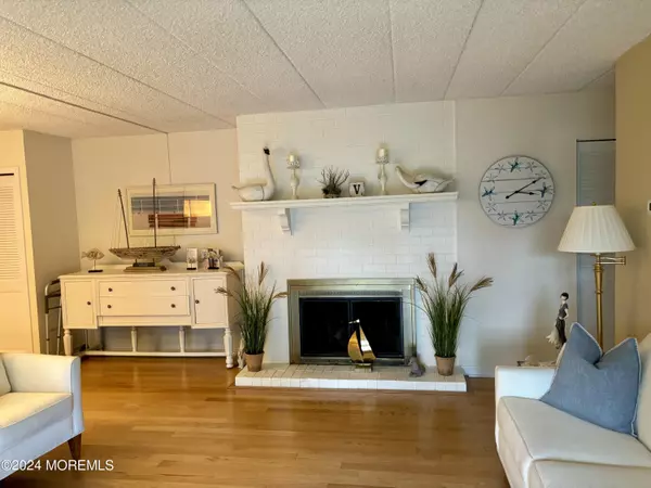 Wall, NJ 07719,1838 Highway 35 #73