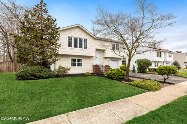 12 Bunkerhill Road, Hazlet, NJ 07730