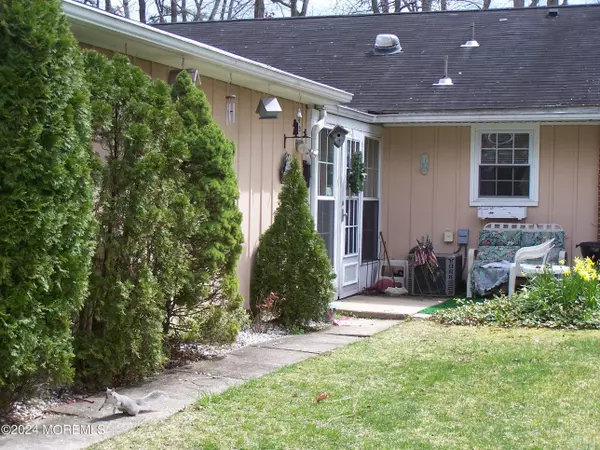 Lakewood, NJ 08701,78 Dorchester Drive