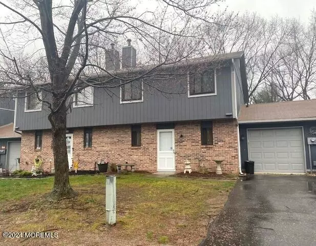 Howell, NJ 07731,15 Pelican Road #1000