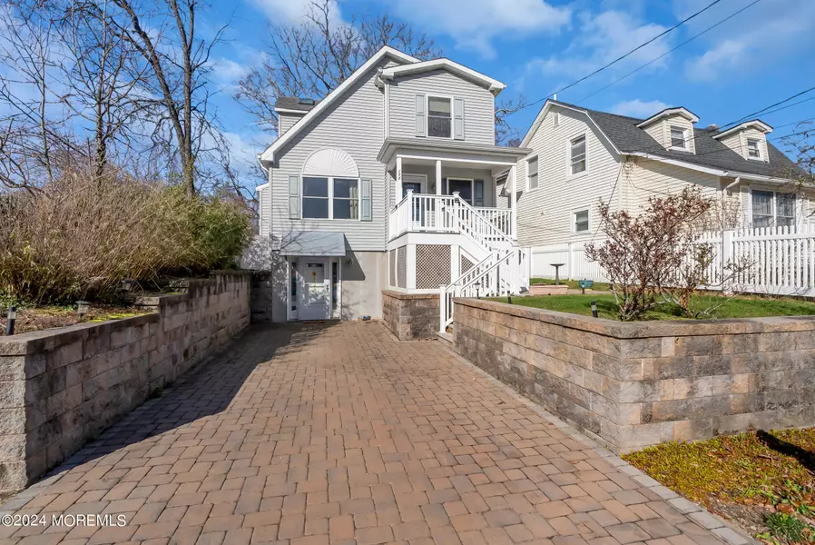 196 Delaware Avenue, Oakhurst, NJ 07755