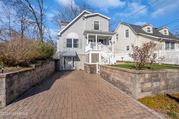 196 Delaware Avenue,  Oakhurst,  NJ 07755