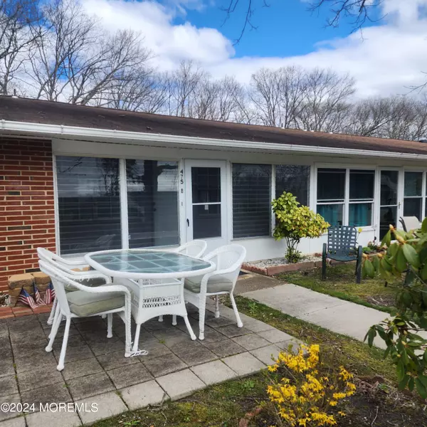 475 Thornbury Court #B, Lakewood, NJ 08701