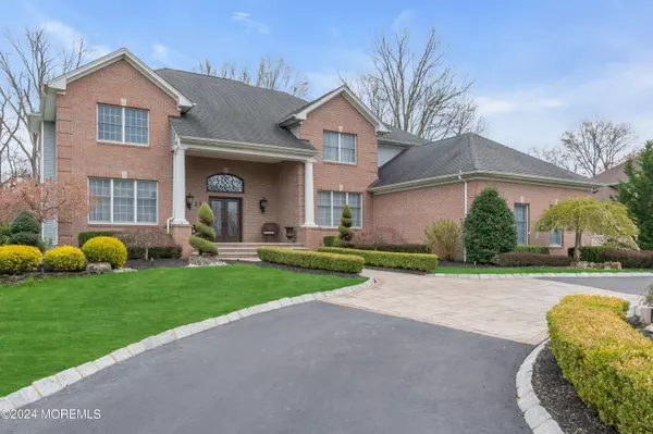 Manalapan, NJ 07726,21 Kipling Way