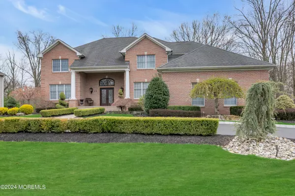 Manalapan, NJ 07726,21 Kipling Way