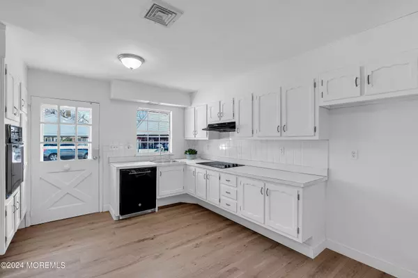 Lakewood, NJ 08701,30 Cambridge Court