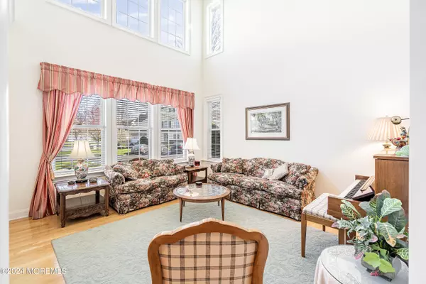 Tinton Falls, NJ 07724,20 Majestic Drive