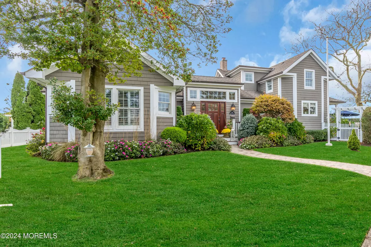 Sea Girt, NJ 08750,208 Neptune Place