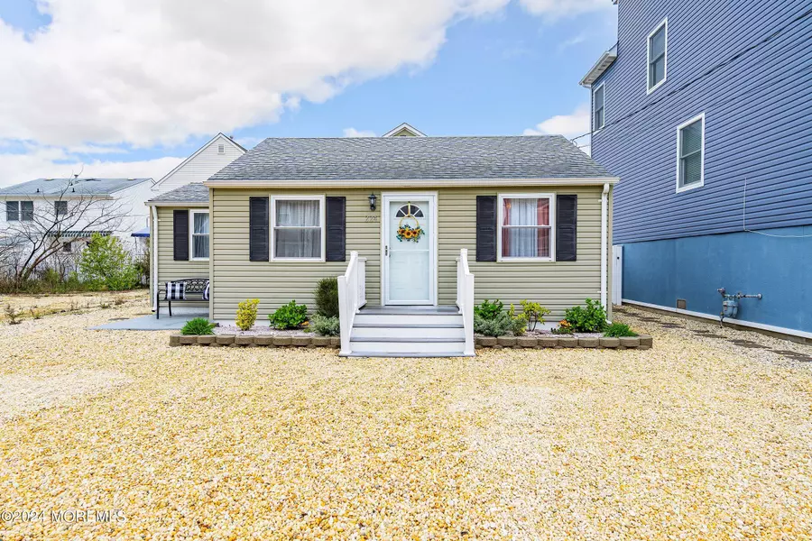 224 Dellmuth Avenue, Ortley Beach, NJ 08751