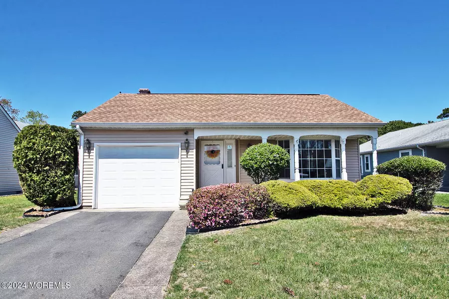 138 Paradise Boulevard, Toms River, NJ 08757