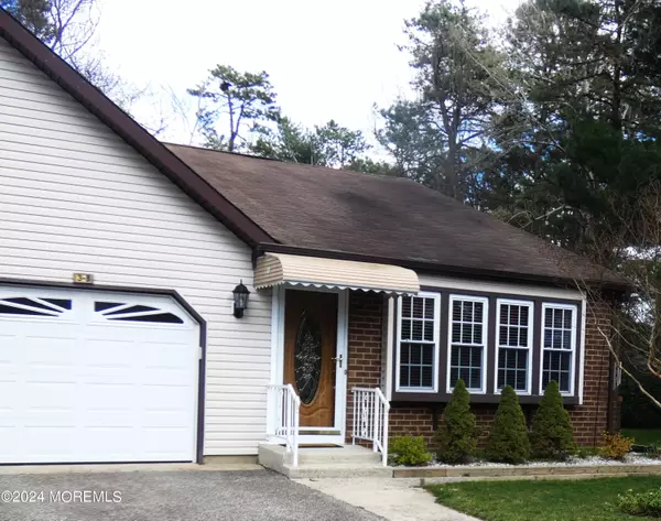 Whiting, NJ 08759,3 Elmwood Court #52