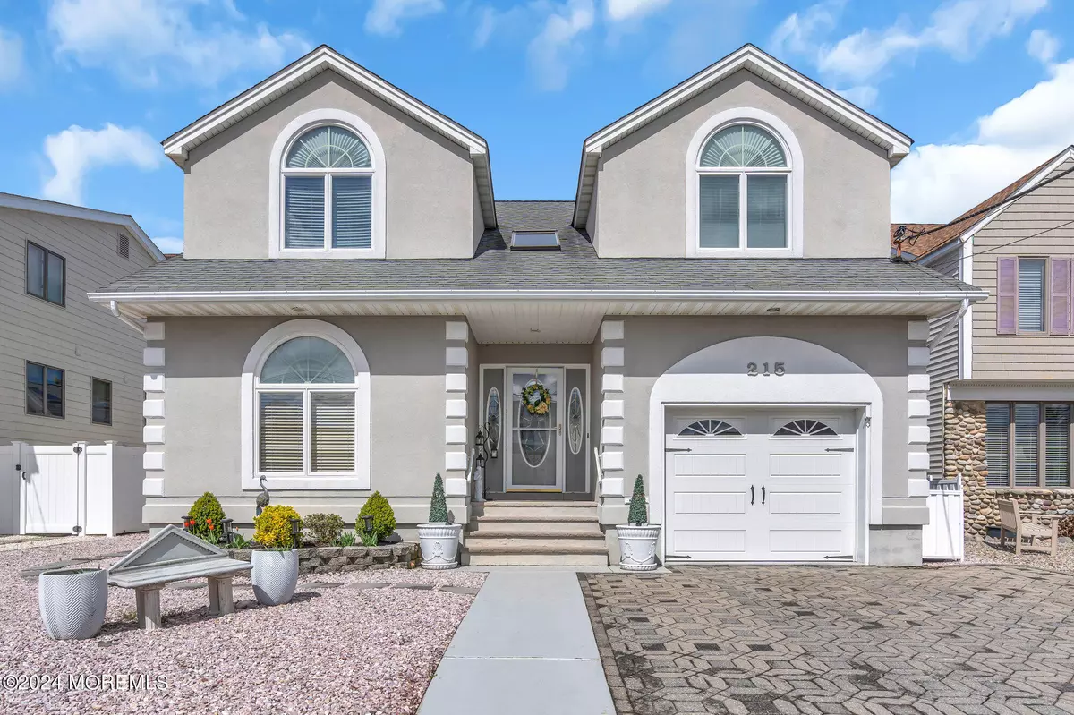 Lavallette, NJ 08735,215 Newark Avenue