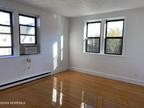 Red Bank, NJ 07701,17 Leroy Place #2B