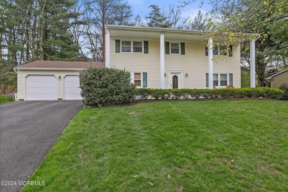 Morganville, NJ 07751,8 Brunswick Drive