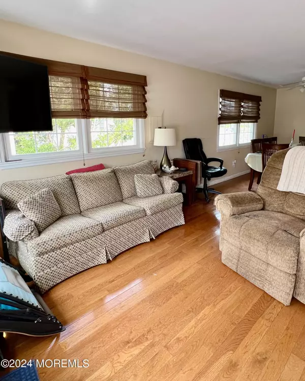 Seaside Heights, NJ 08751,330 Dupont Avenue