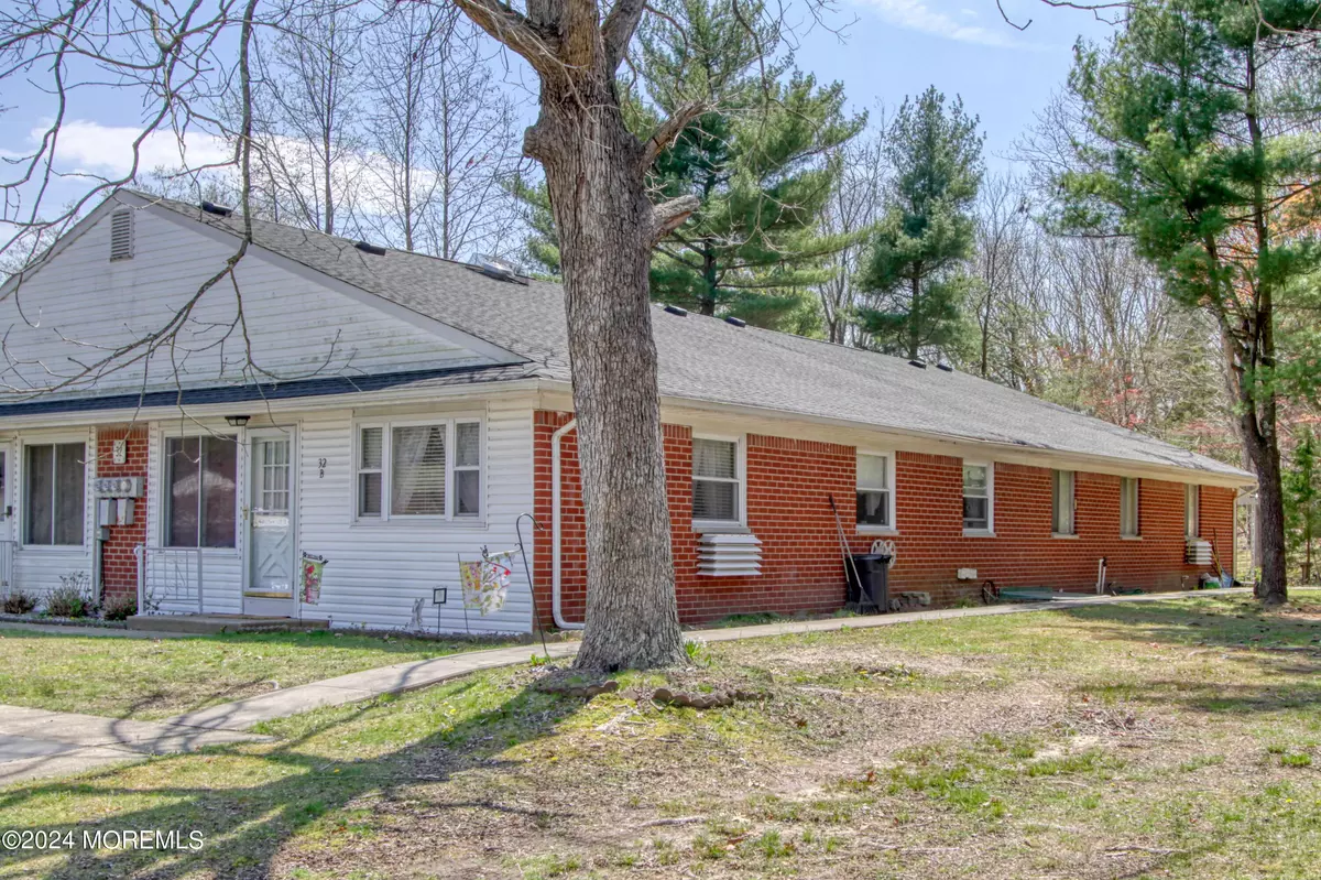 Whiting, NJ 08759,32 Crocus Lane #B