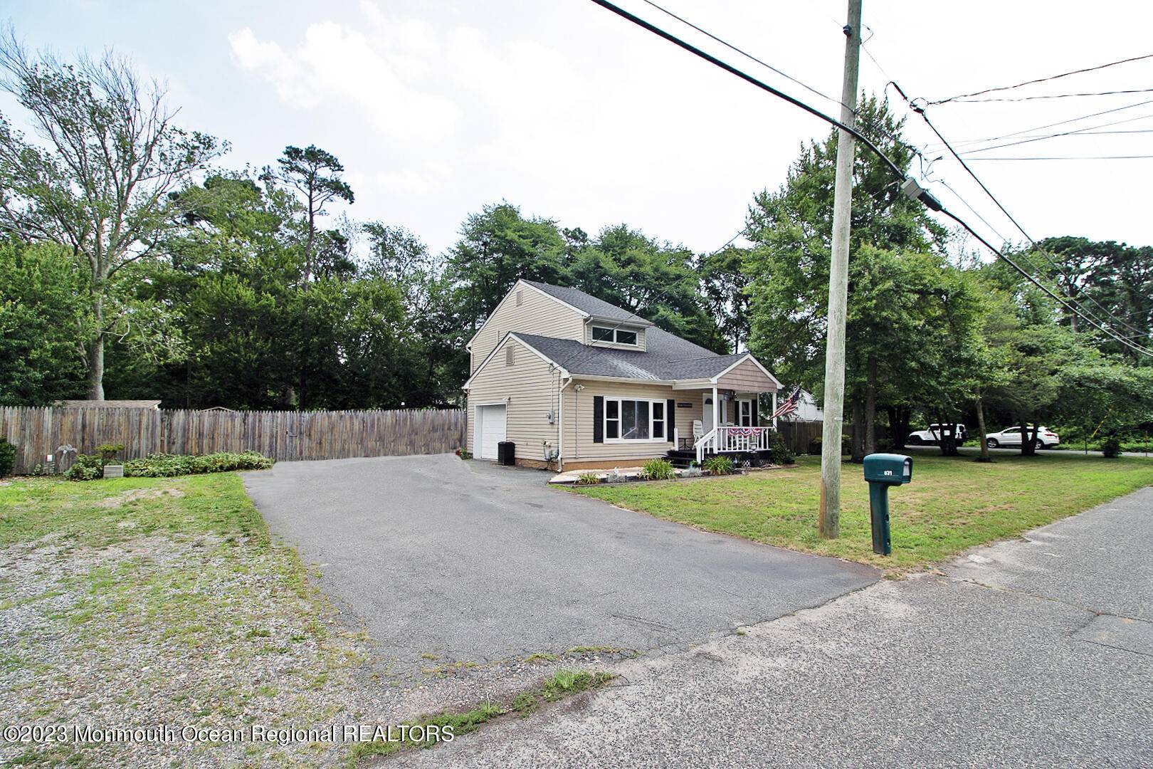 Lanoka Harbor, NJ 08734,831 Deguise Street