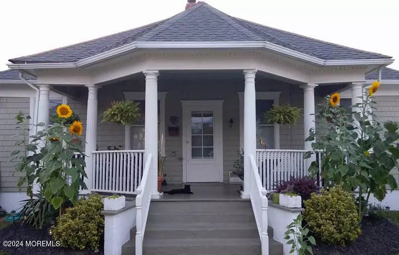 Keansburg, NJ 07734,77 Seabreeze Way