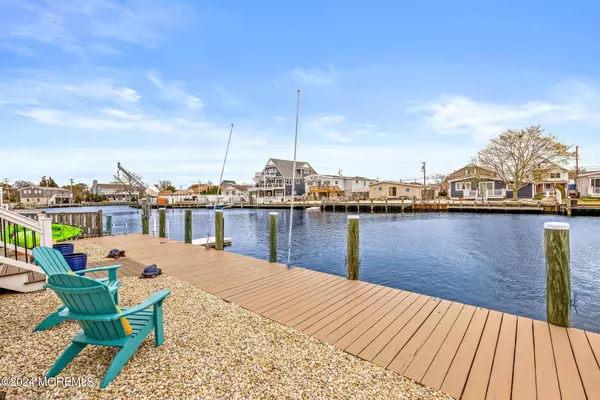 Bayville, NJ 08721,385 Bayview Avenue