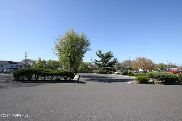 Ocean Twp, NJ 07712,804 W Park Avenue