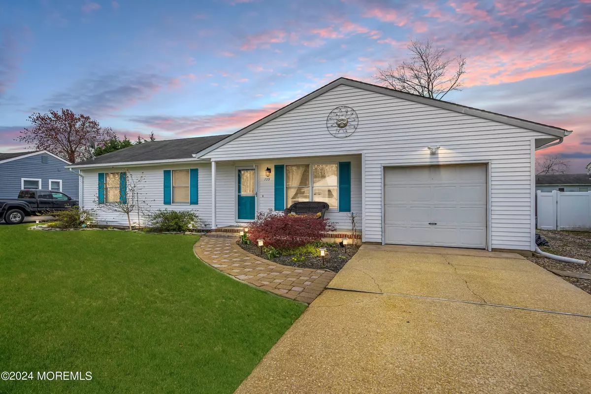 Lanoka Harbor, NJ 08734,709 Hazelton Avenue