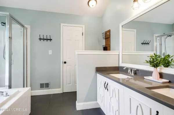 Holmdel, NJ 07733,1 Fox Meadow Lane #268