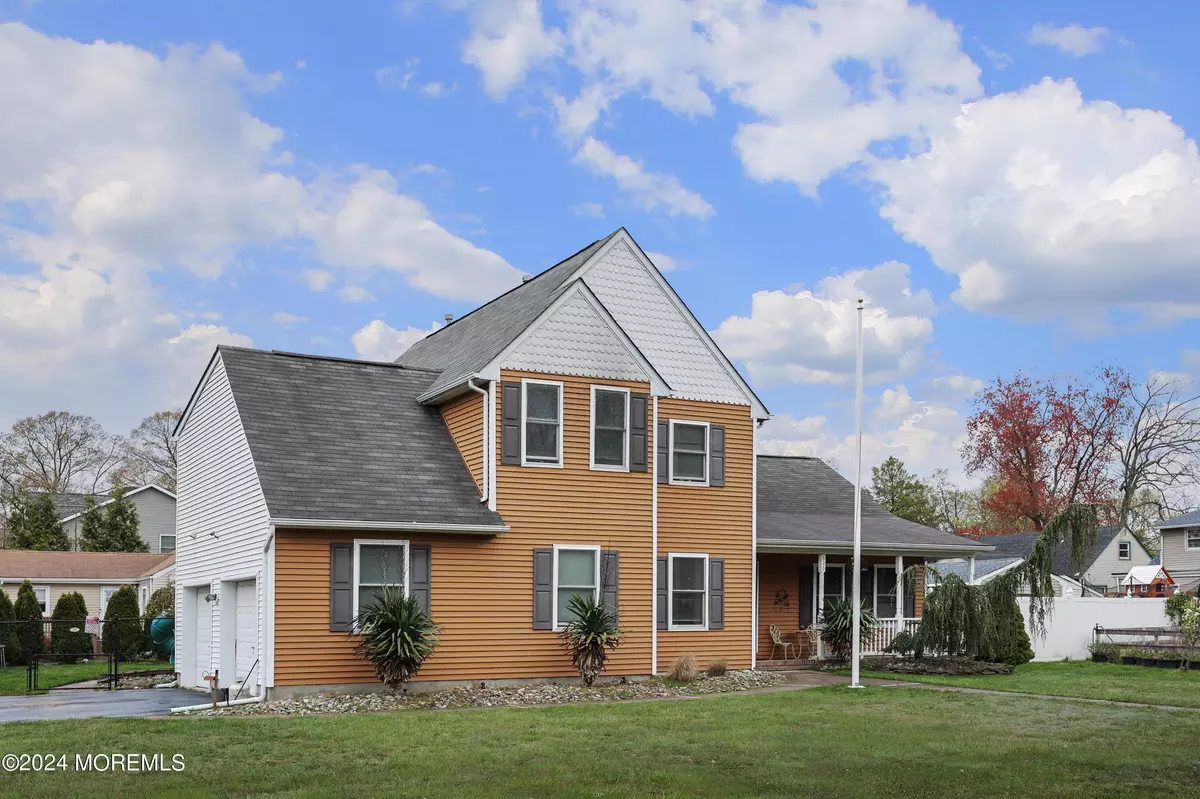 Bayville, NJ 08721,606 Bayview Avenue