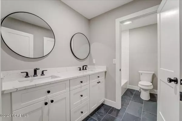 Holmdel, NJ 07733,3 Beverly Drive