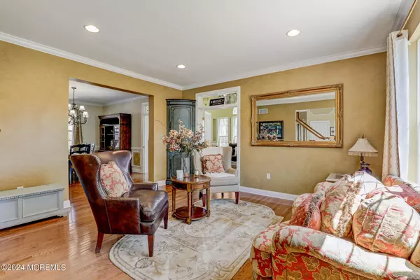 Manalapan, NJ 07726,9 Emily Road