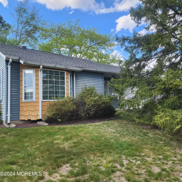 Whiting, NJ 08759,13 Ardsley Avenue #A