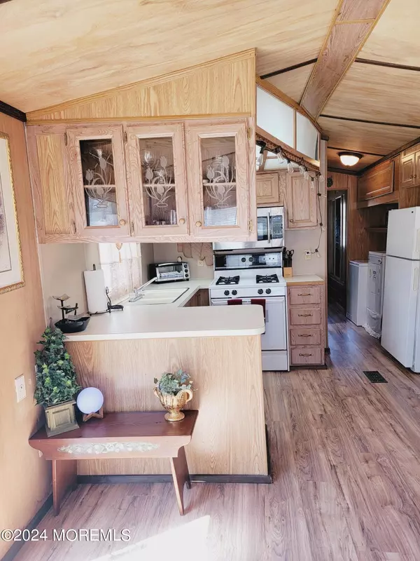 Galloway, NJ 08205,106 E Moss Mill Road #B4