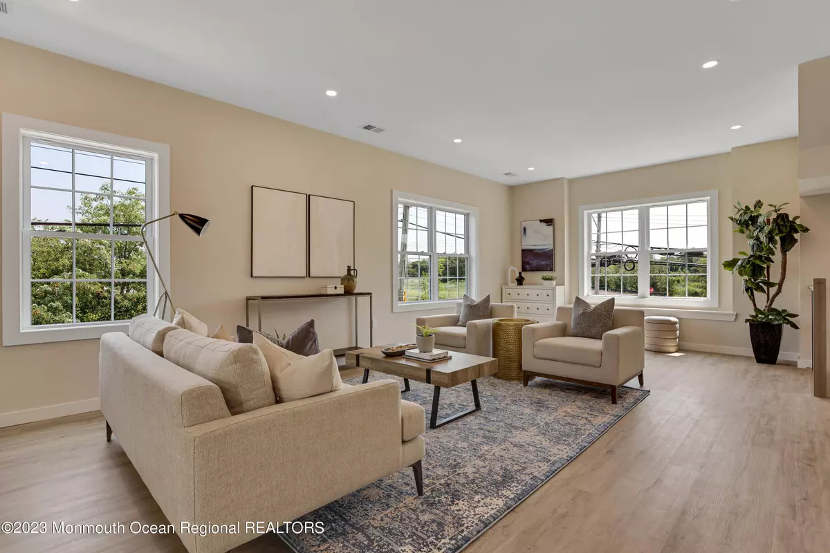 Keyport, NJ 07735,333 First Street #7