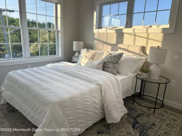 Keyport, NJ 07735,333 First Street #5