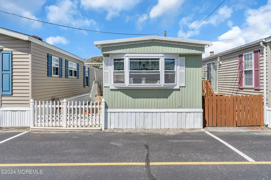 20 15th Avenue, Seaside Park, NJ 08752