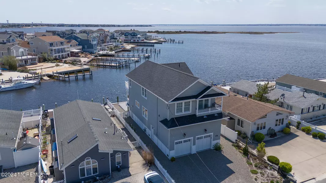 257 Bay Beach Way, Lavallette, NJ 08735