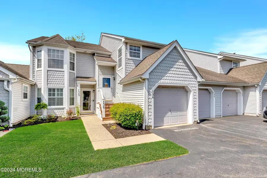 136 Evergreen Court, Freehold, NJ 07728