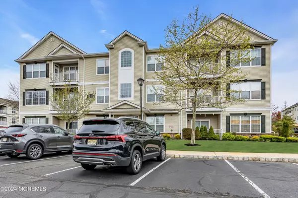 432 Mill Pond Way, Eatontown, NJ 07724