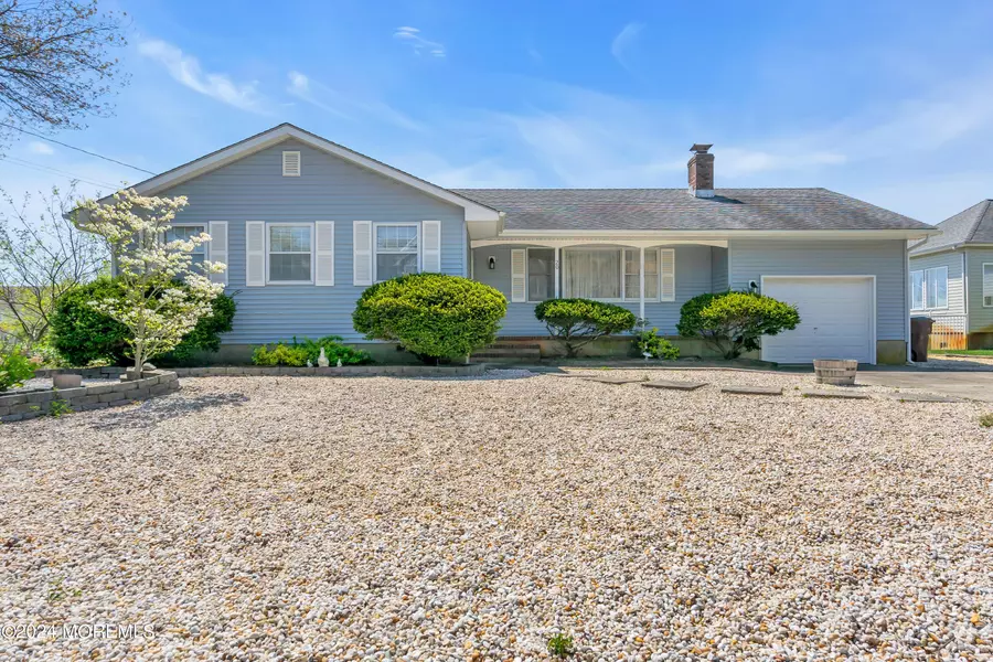 20 E Longport Avenue, Bayville, NJ 08721